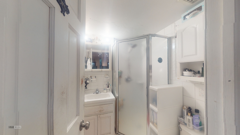 318 East 93rd Street - Photo 9