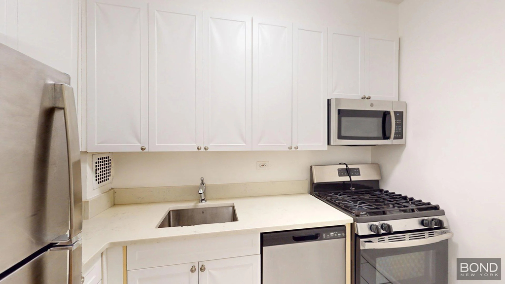 333 East 49th Street - Photo 0