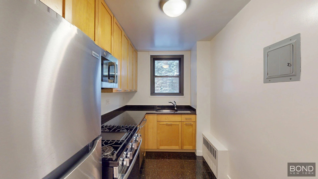 333 East 49th Street - Photo 0