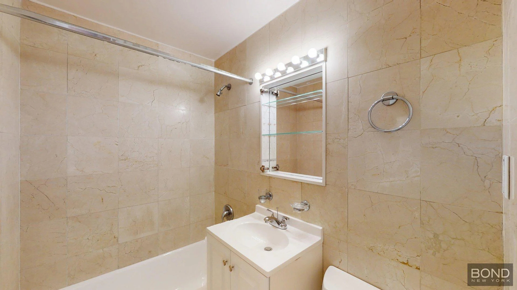 333 East 49th Street - Photo 4