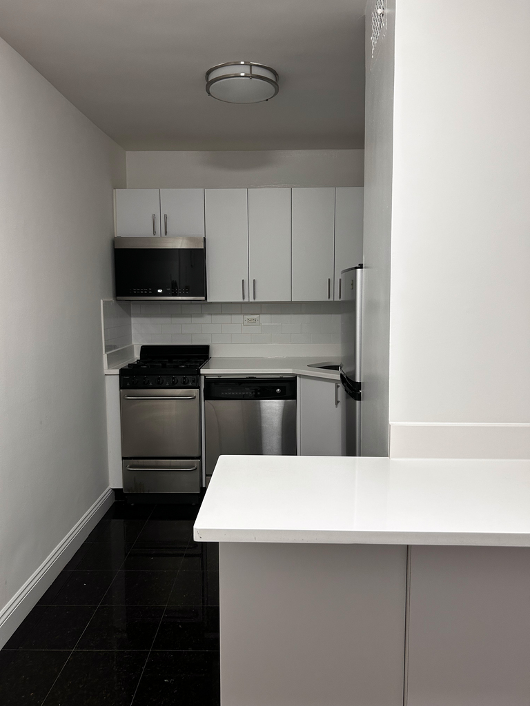 145 East 16th Street - Photo 2