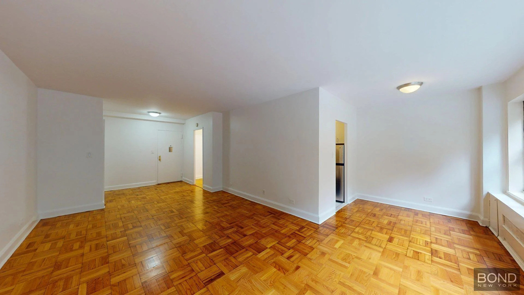 412 East 55th Street - Photo 1