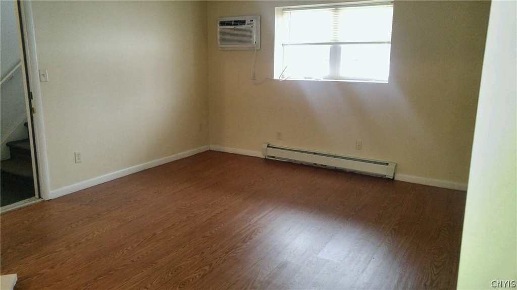 708 North Avenue - Photo 2