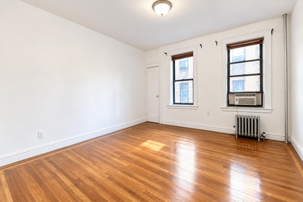 850 West 176th Street - Photo 5