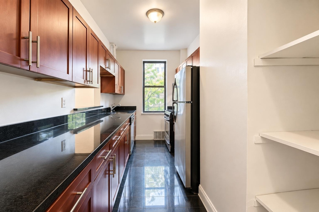 850 West 176th Street - Photo 8