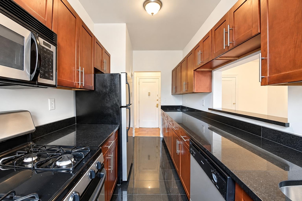 850 West 176th Street - Photo 7