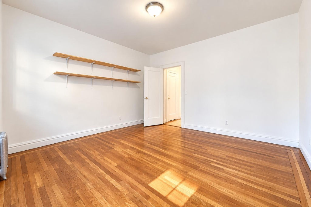 850 West 176th Street - Photo 6
