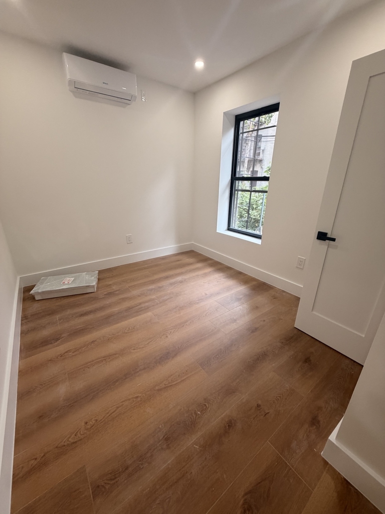 435 Lincoln Ave - Photo 0