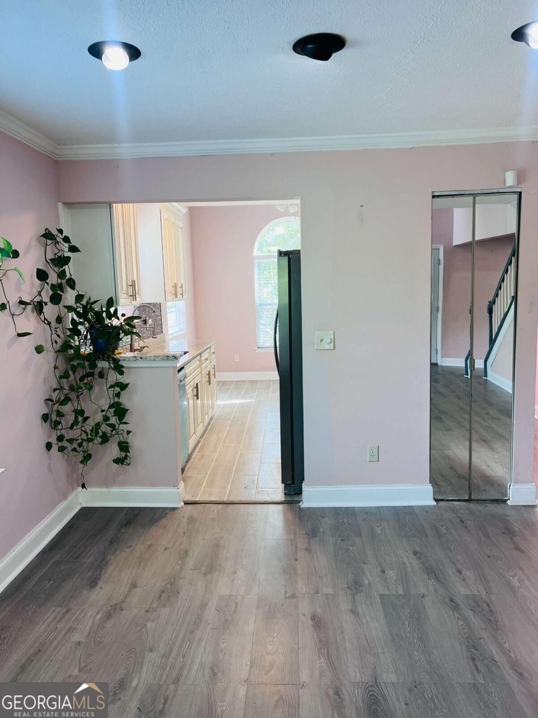 563 Crestridge Court - Photo 14