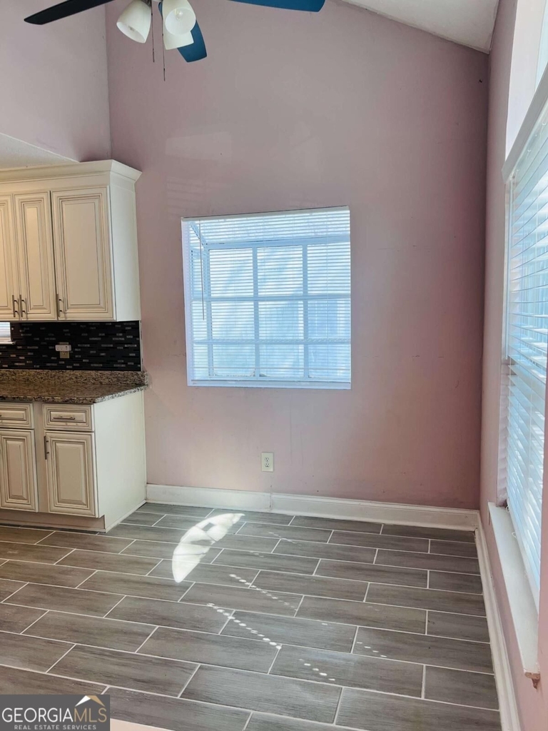 563 Crestridge Court - Photo 5