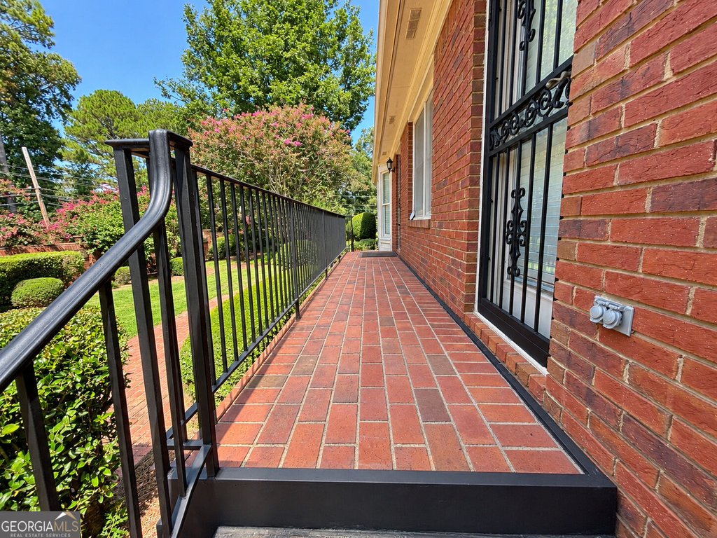 1826 Hermitage Place - Photo 6