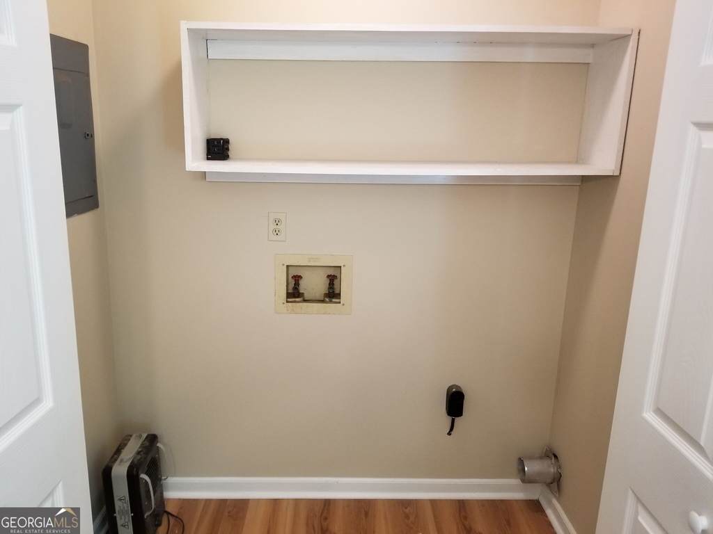 923 Old Summerville Road - Photo 7