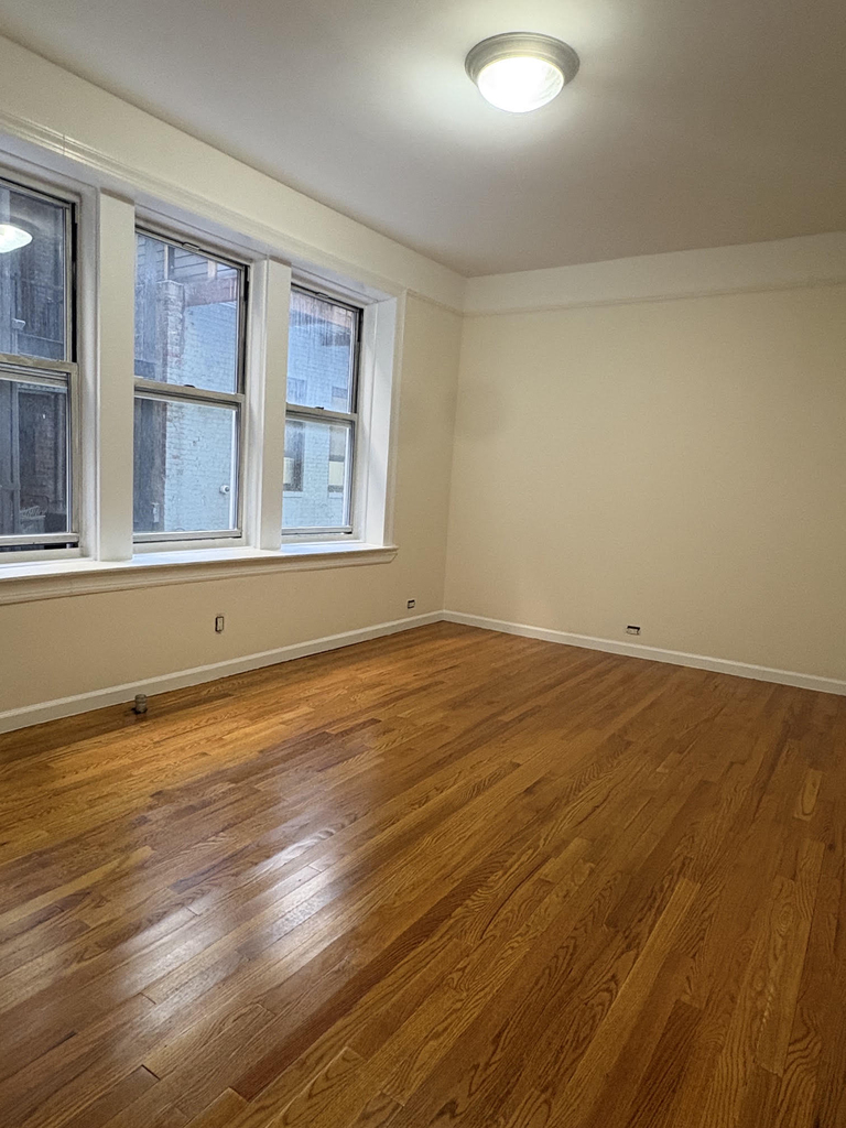 West 13th Street - Photo 5