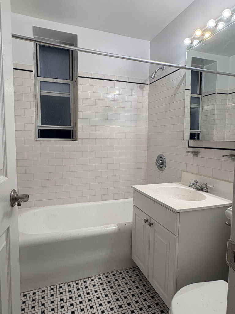 West 13th Street - Photo 6