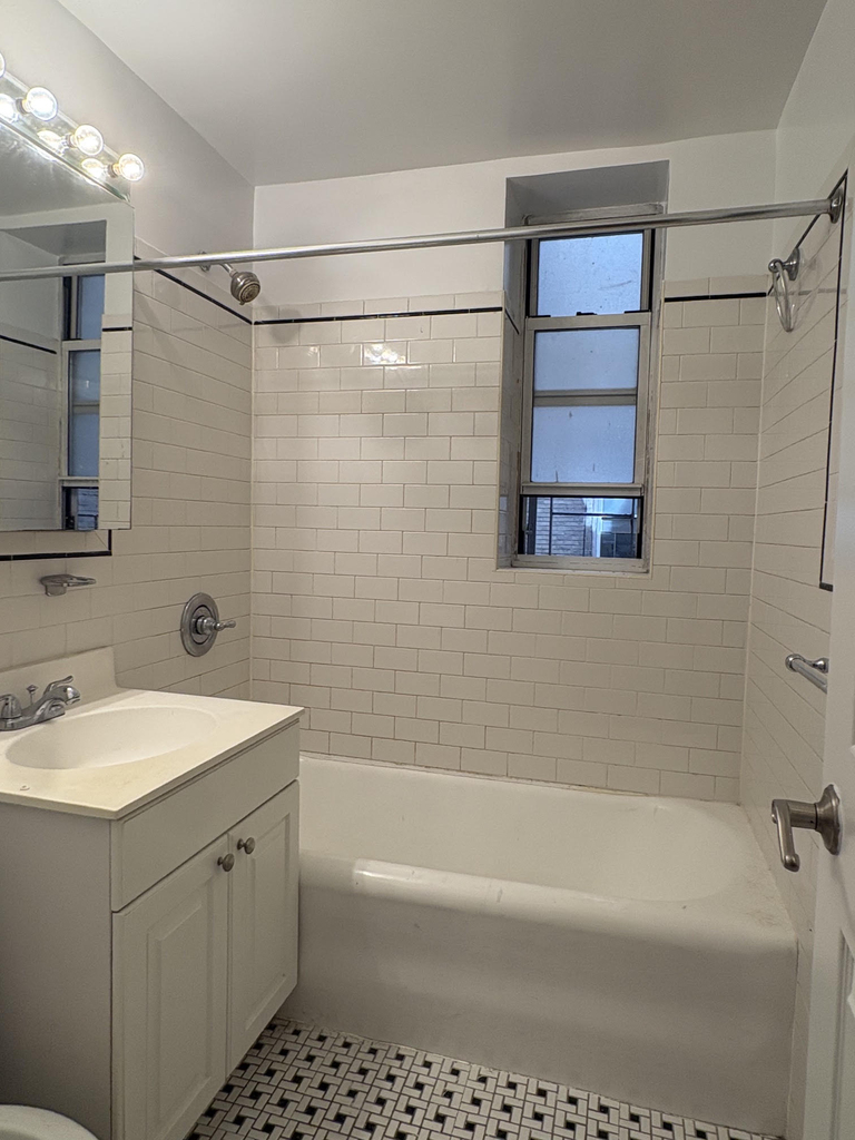 West 13th Street - Photo 4