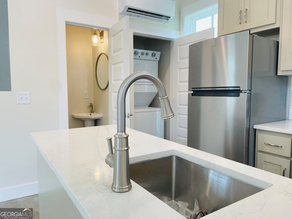 604 Freeman Street - Photo 5