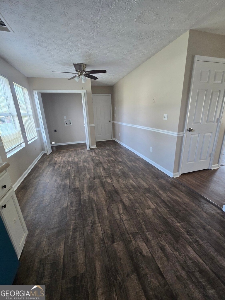 585 Forest Hills Path - Photo 10