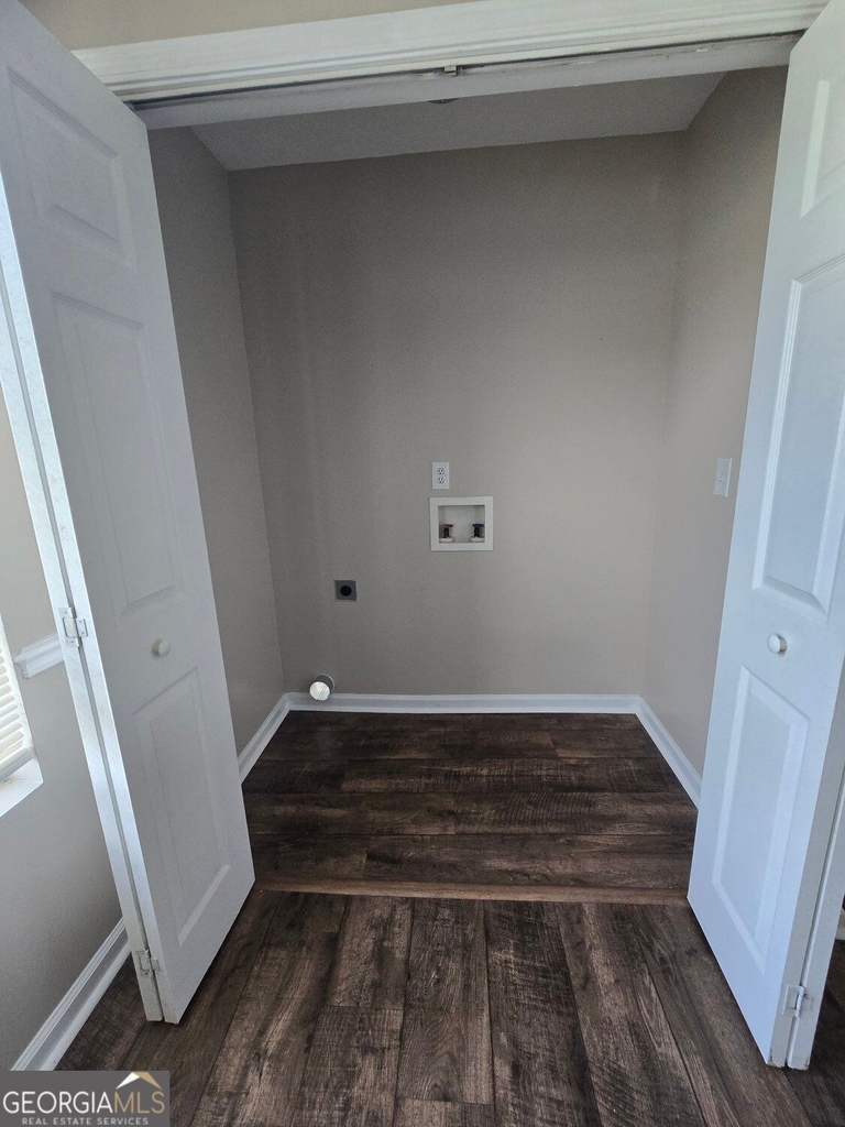 585 Forest Hills Path - Photo 11