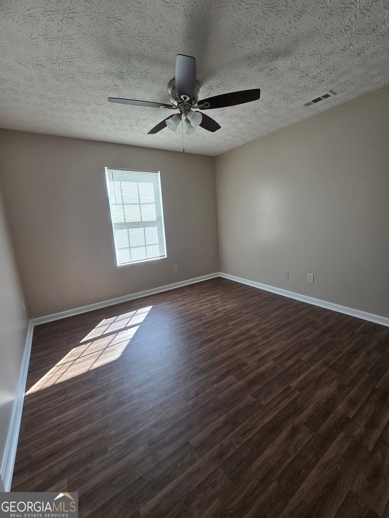 585 Forest Hills Path - Photo 5