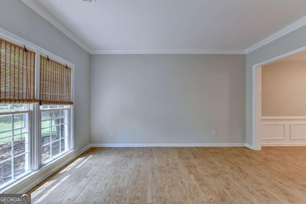 2835 Crestmont Court - Photo 9