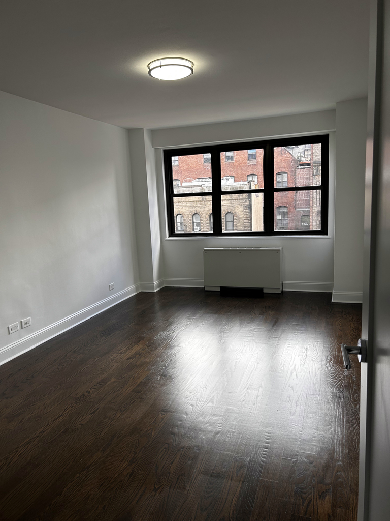 145 East - Photo 1