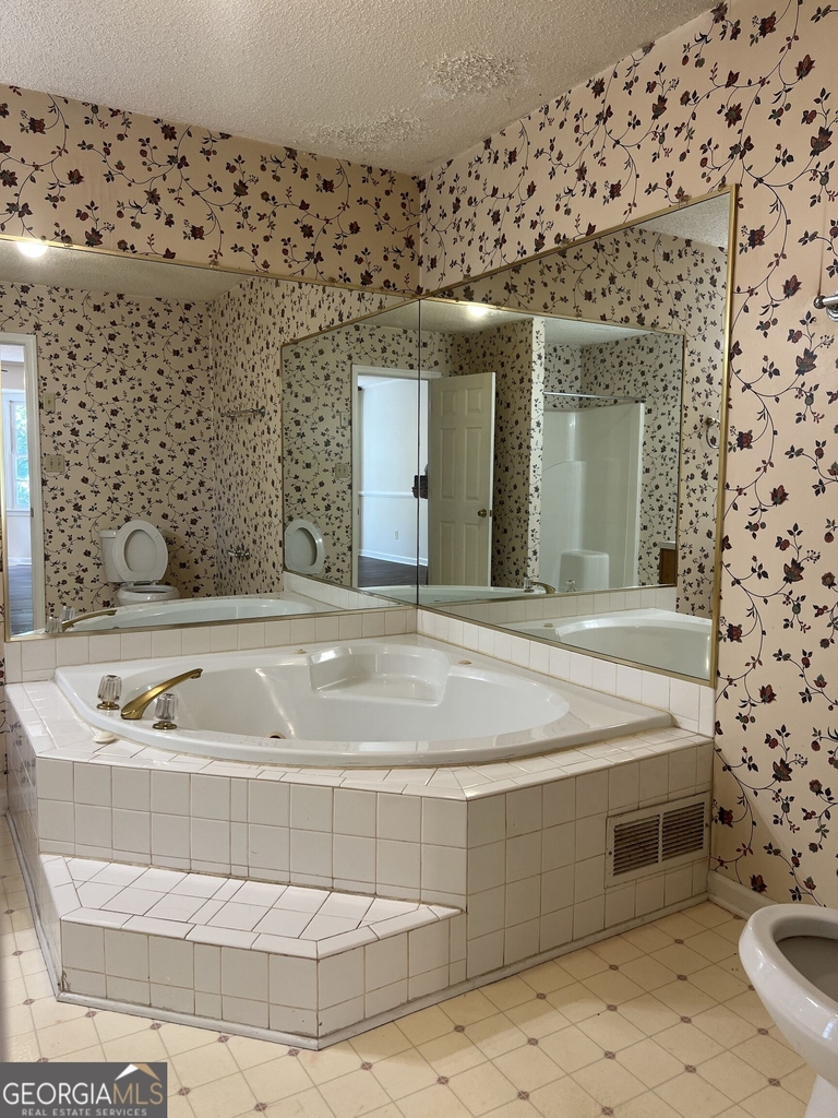 222 Garretts Drive - Photo 10