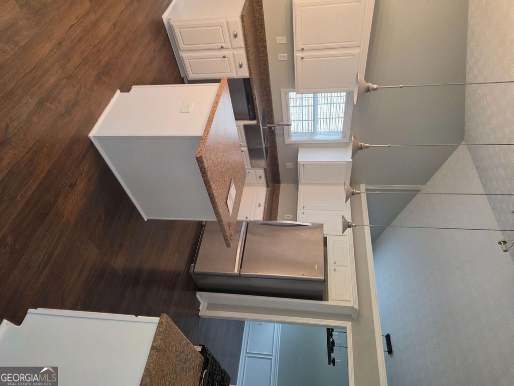 35 Montgomery Court - Photo 7