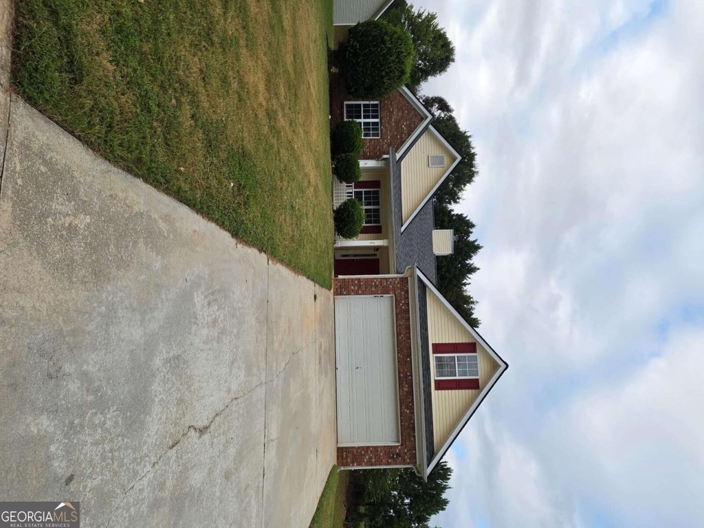 35 Montgomery Court - Photo 0