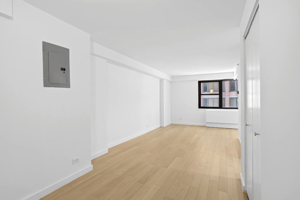 East 39th Street - Photo 1