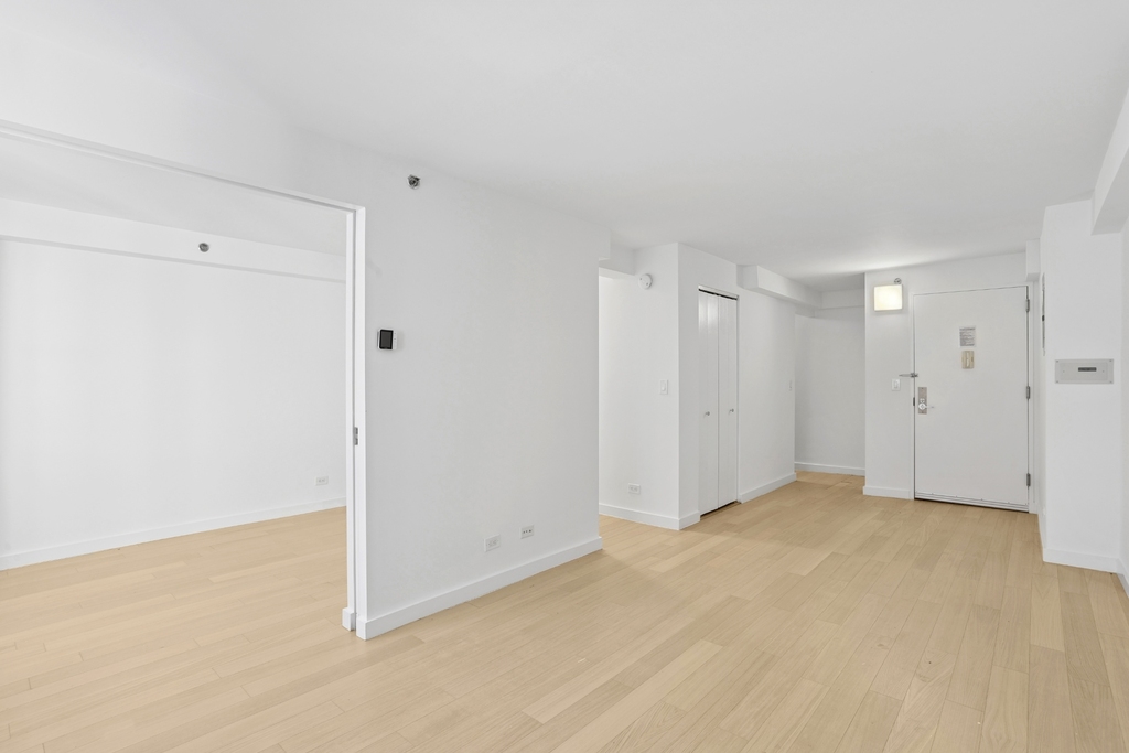 East 39th Street - Photo 2