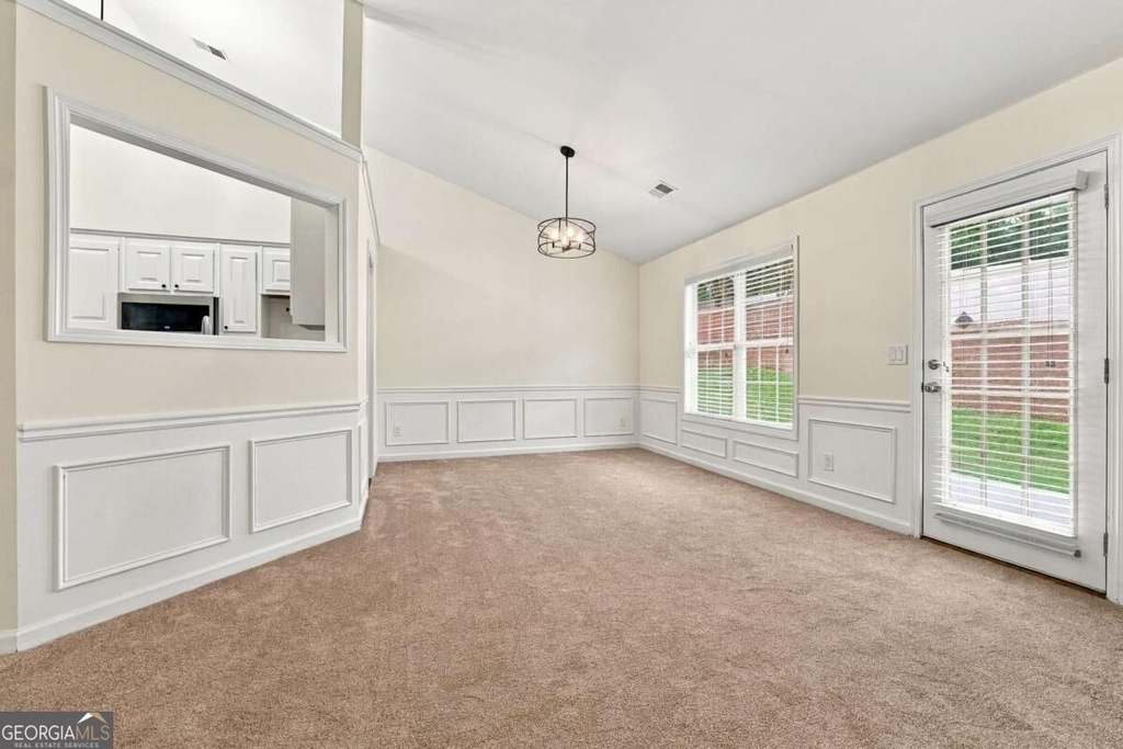 1422 Fountain Lakes Drive - Photo 7