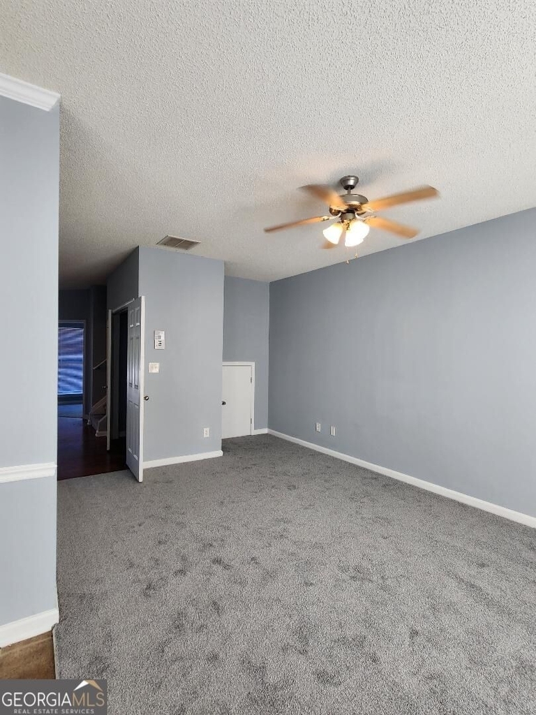 221 Shenandoah Drive - Photo 2