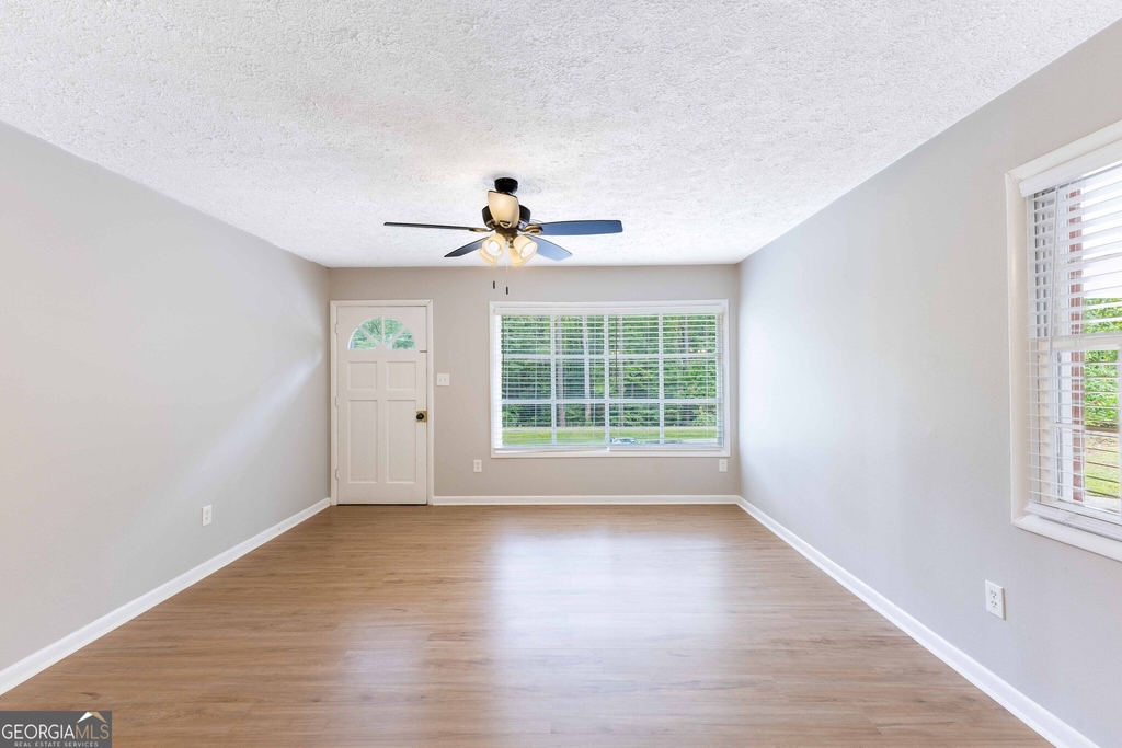 250 Forrest Avenue - Photo 10