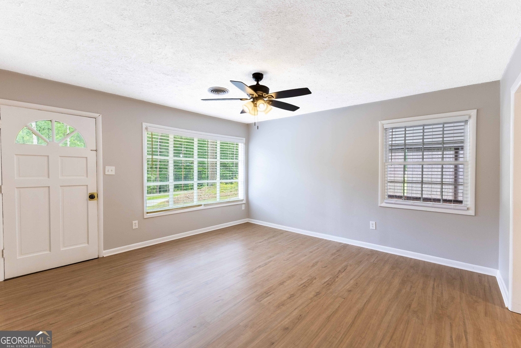 250 Forrest Avenue - Photo 9