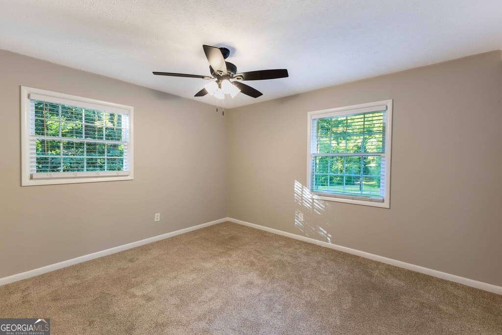 250 Forrest Avenue - Photo 24