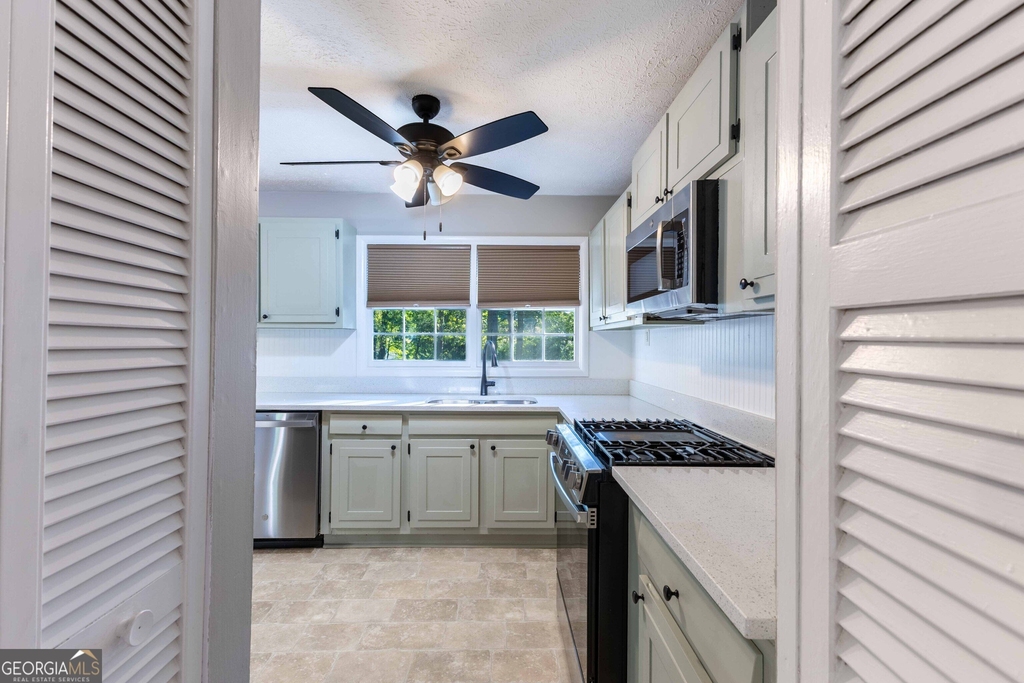 250 Forrest Avenue - Photo 11