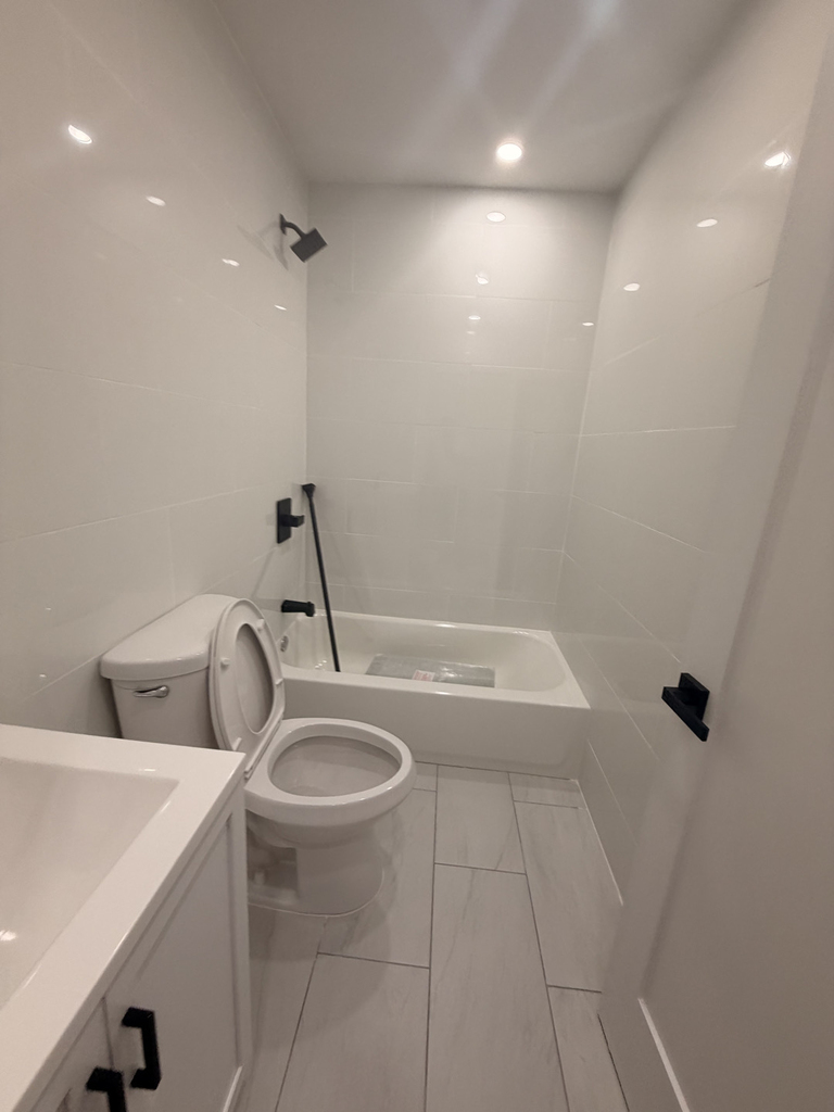 435 Lincoln Avenue - Photo 2