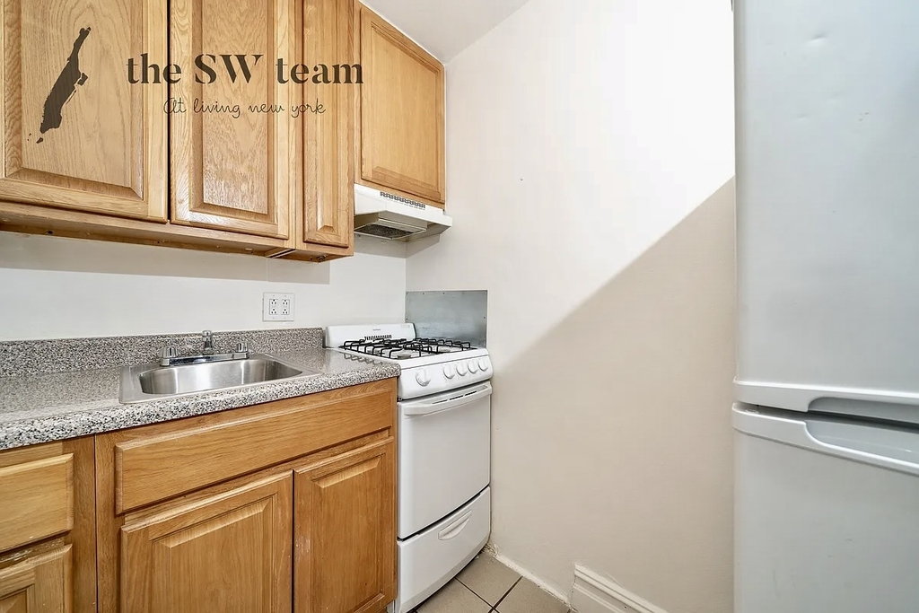 139 West 80th Street - Photo 1
