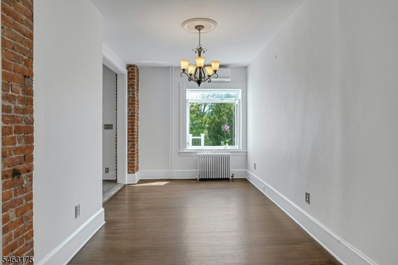 52 Madison St - Photo 8