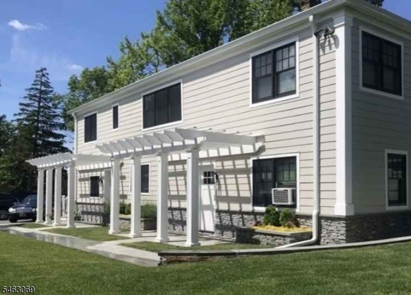 1 Union Ave - Photo 0