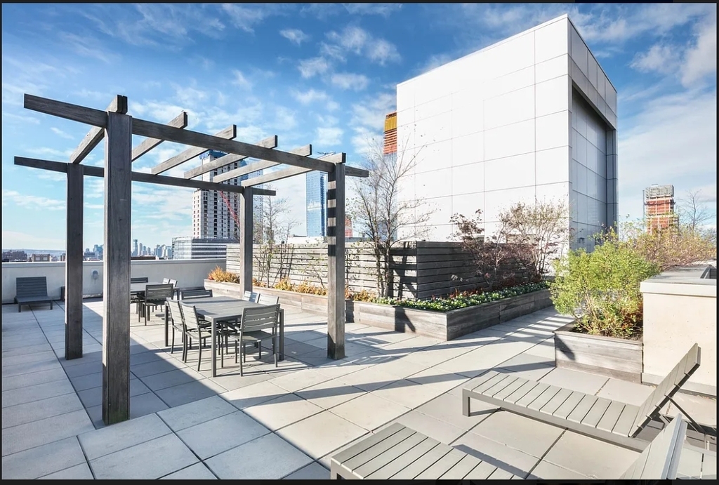 350 West 37th Street - Photo 4