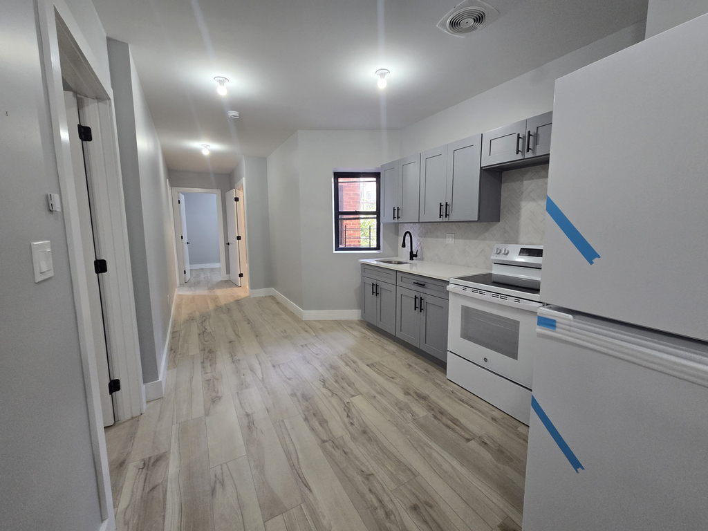 812 East 223rd Street - Photo 8