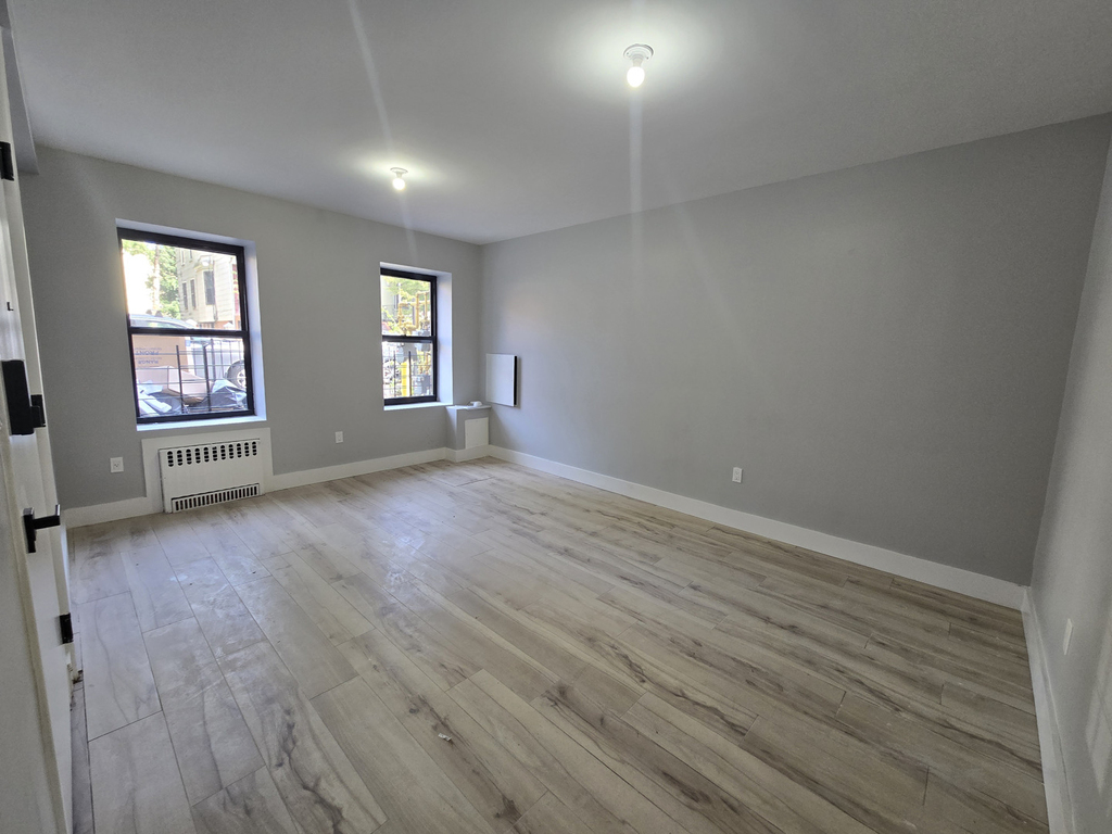 812 East 223rd Street - Photo 10
