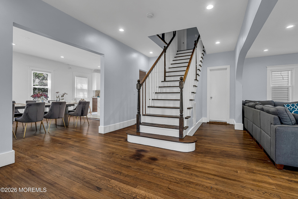 309 Cedar Avenue - Photo 2