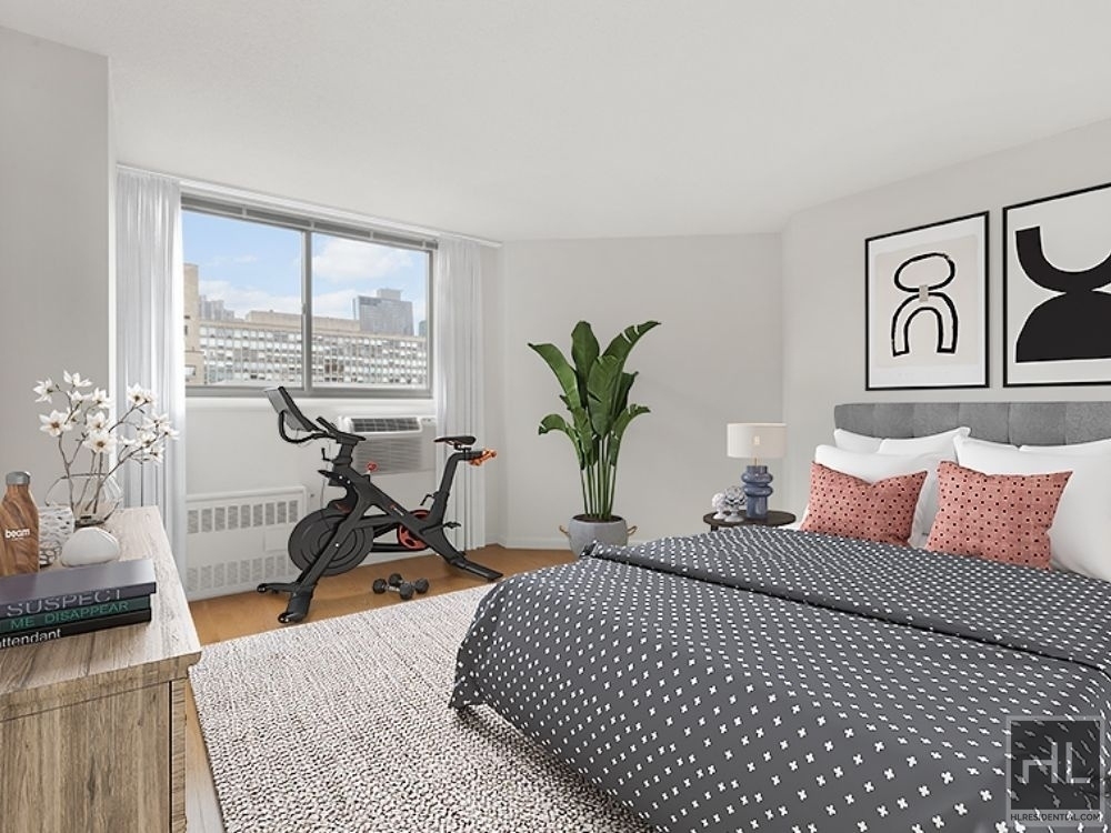 2nd Avenue - Photo 2