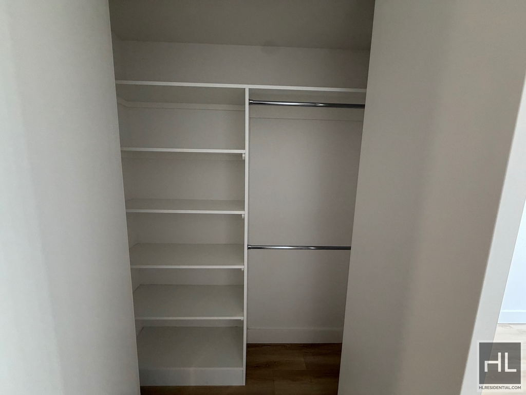 4 Avenue - Photo 9
