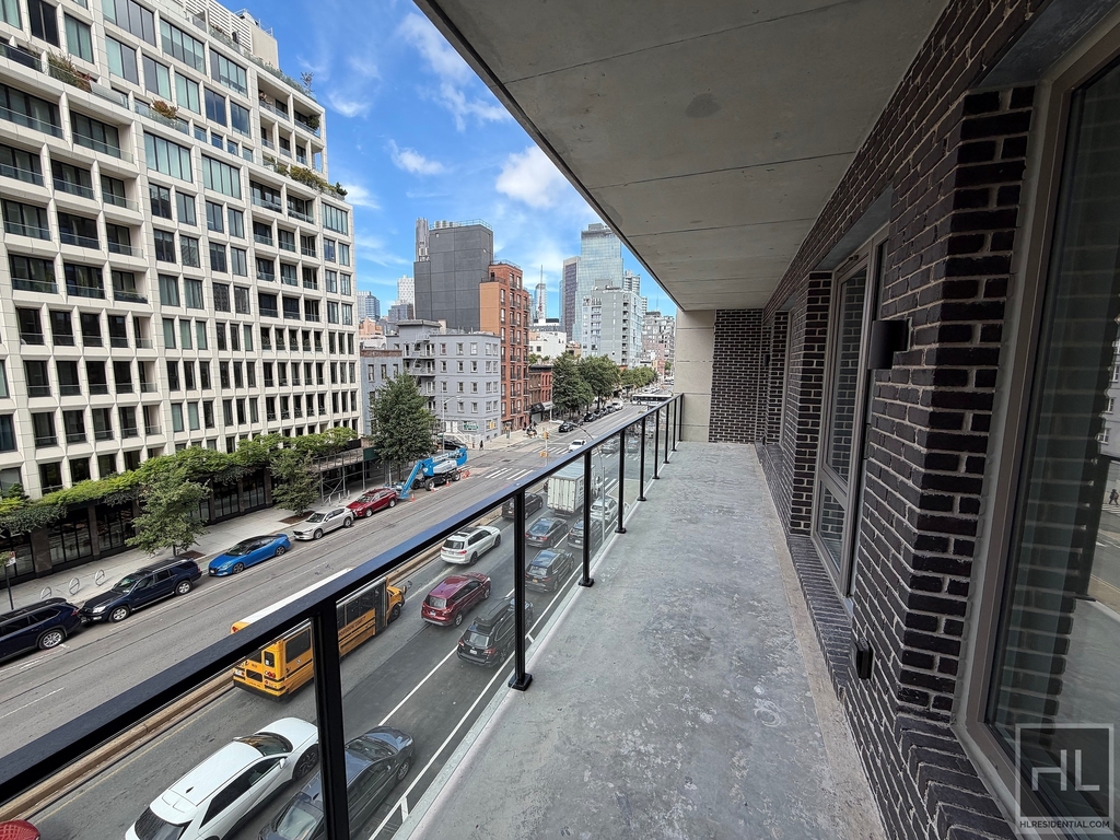 4 Avenue - Photo 3