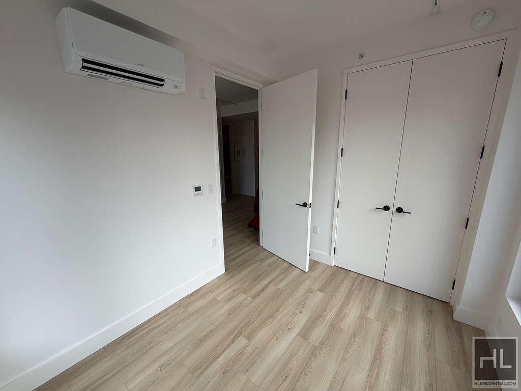 4 Avenue - Photo 5