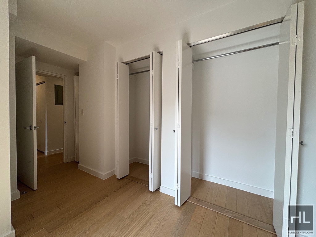 East 39th Street - Photo 5
