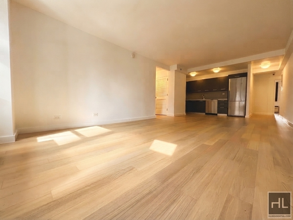 East 39th Street - Photo 0